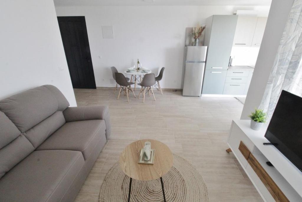 Apartments La Mar Zambratija Luaran gambar